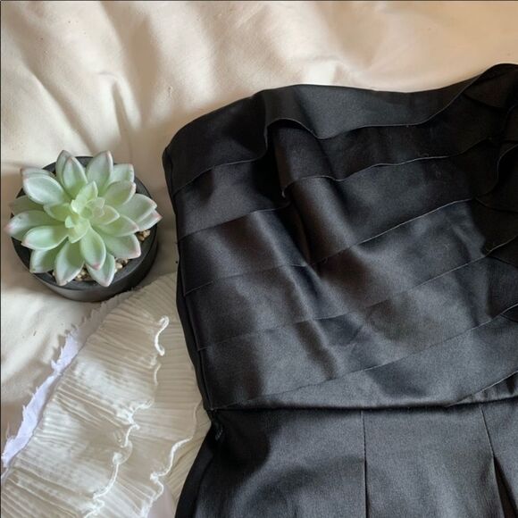 White House Black Market Strapless Pleated ‎ Cocktail Dress Black 4 EUC - Picture 6 of 8